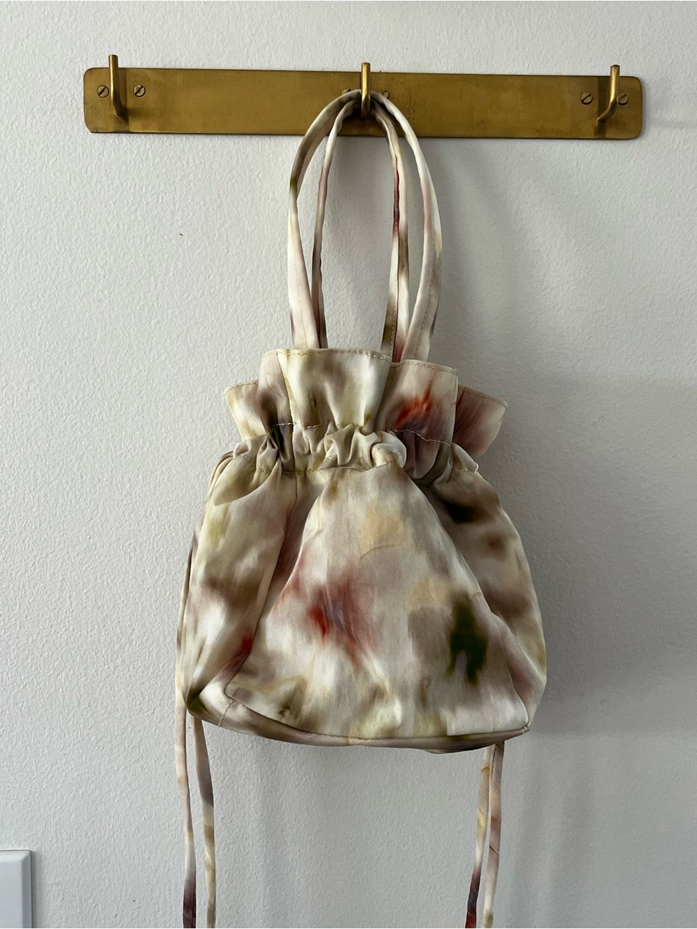 BAGGU nylon drawstring bag NWT abstract floral print